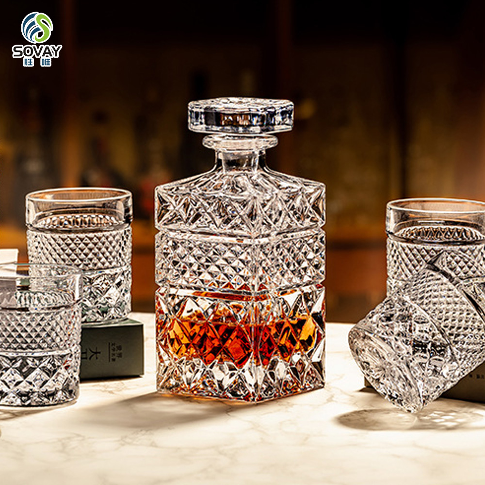 SW143N 700ml Diamond Cut Square Glass Whiskey Decanter for Liquor
