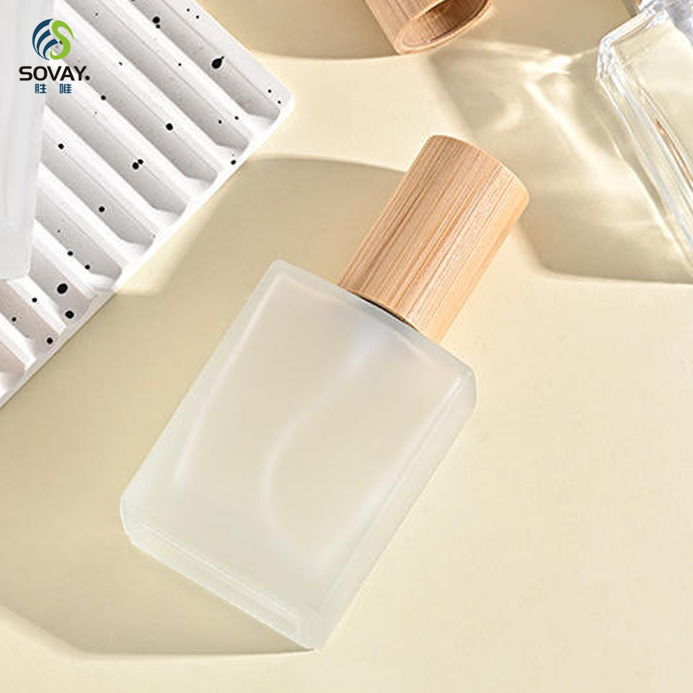 SP40 30ml 50ml 100ml Refillable Empty Square Clear Glass Perfume Atomizer Bottle Travel Perfume Spray Bottles with Wooden Cap