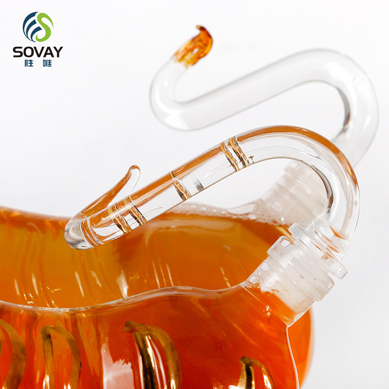 SA07N 500ml/1000ml/2500ml Handmade Zodiac Tiger Shaped Glass Bottle for Brandy / OEM Whiskey Decanter Wine Mugs Bottle