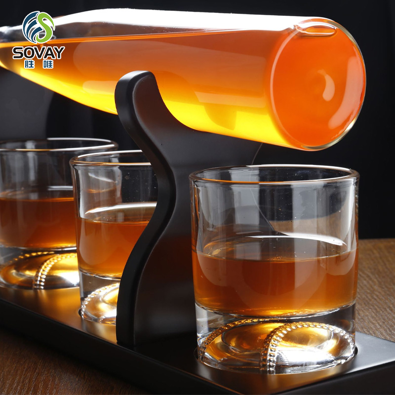 SA13N Hot Sale Whiskey Decanter Set Revolver Bottle Glass Decanter Glass Container Baseball Shaped Glass Bottle